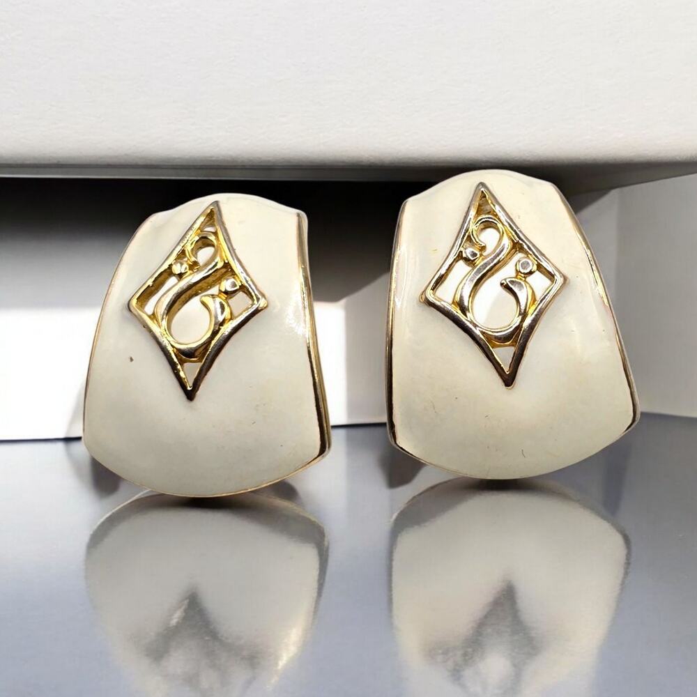 80s Off White Creamy Earrings Pierced Large Studs Curved Rectangle Gold Tone